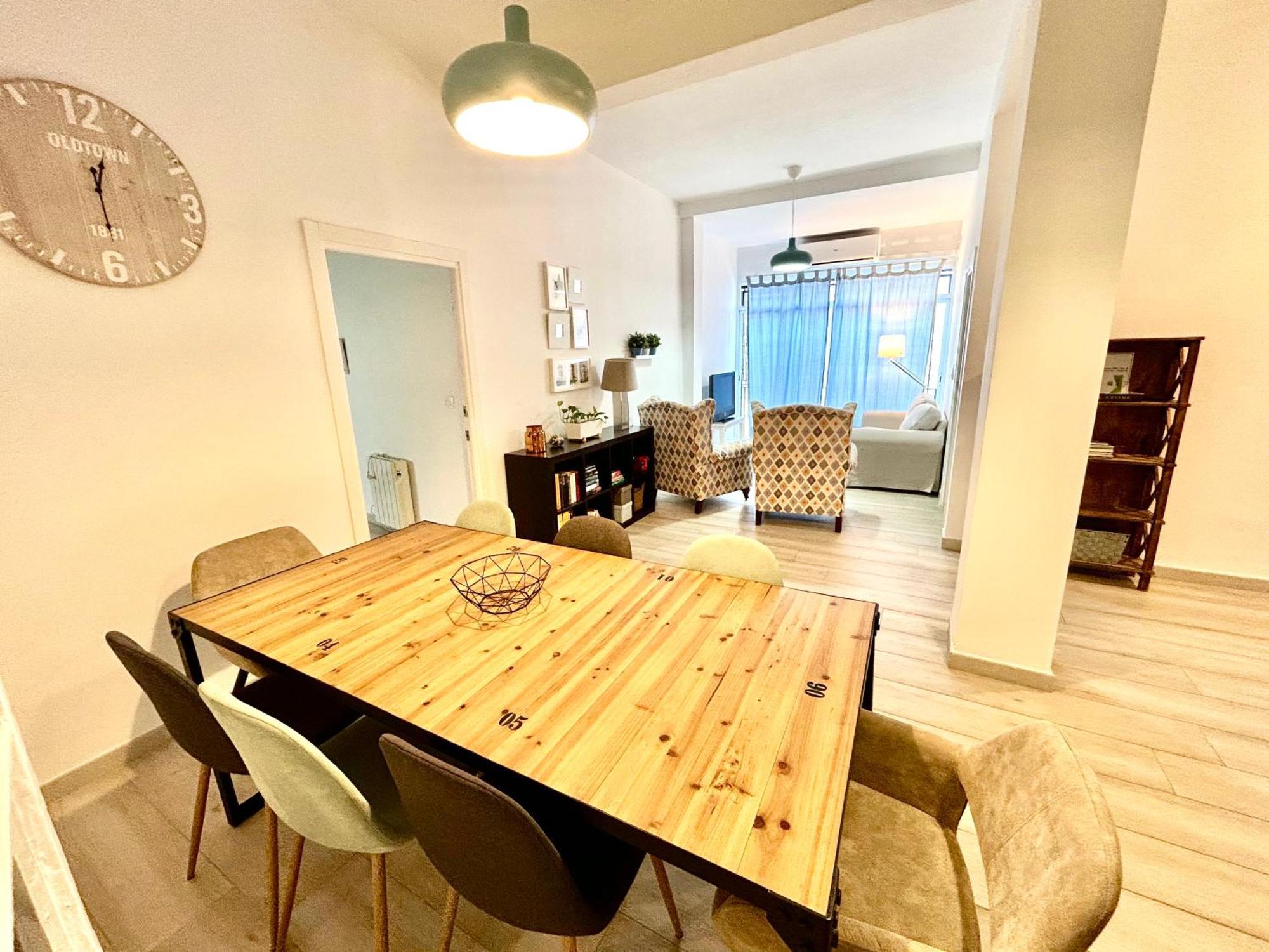 Acogedor Apt 8Pax 4Bdr 2Bth- Cozyhomesevilla2 Bagian luar foto