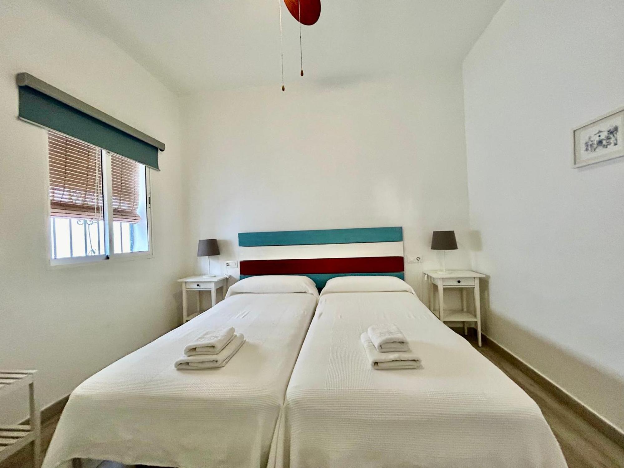 Acogedor Apt 8Pax 4Bdr 2Bth- Cozyhomesevilla2 Bagian luar foto