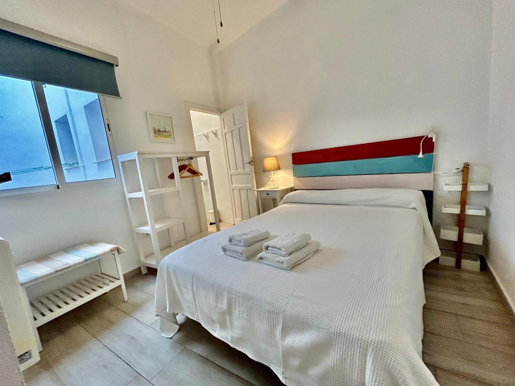 Acogedor Apt 8Pax 4Bdr 2Bth- Cozyhomesevilla2 Bagian luar foto