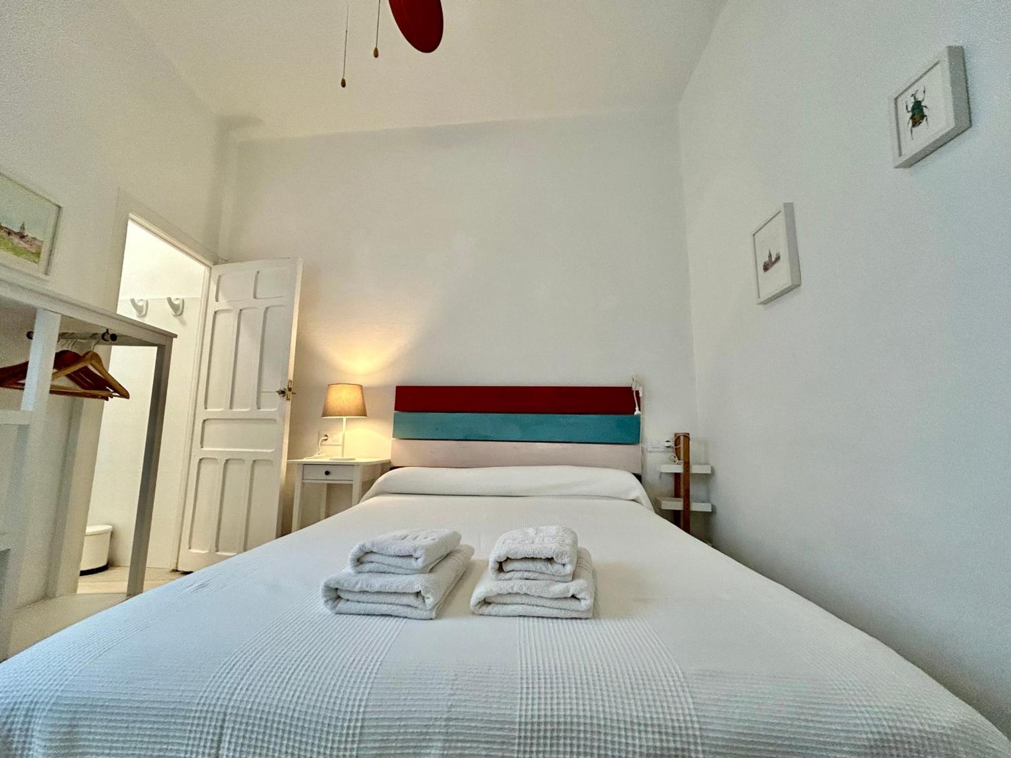 Acogedor Apt 8Pax 4Bdr 2Bth- Cozyhomesevilla2 Bagian luar foto