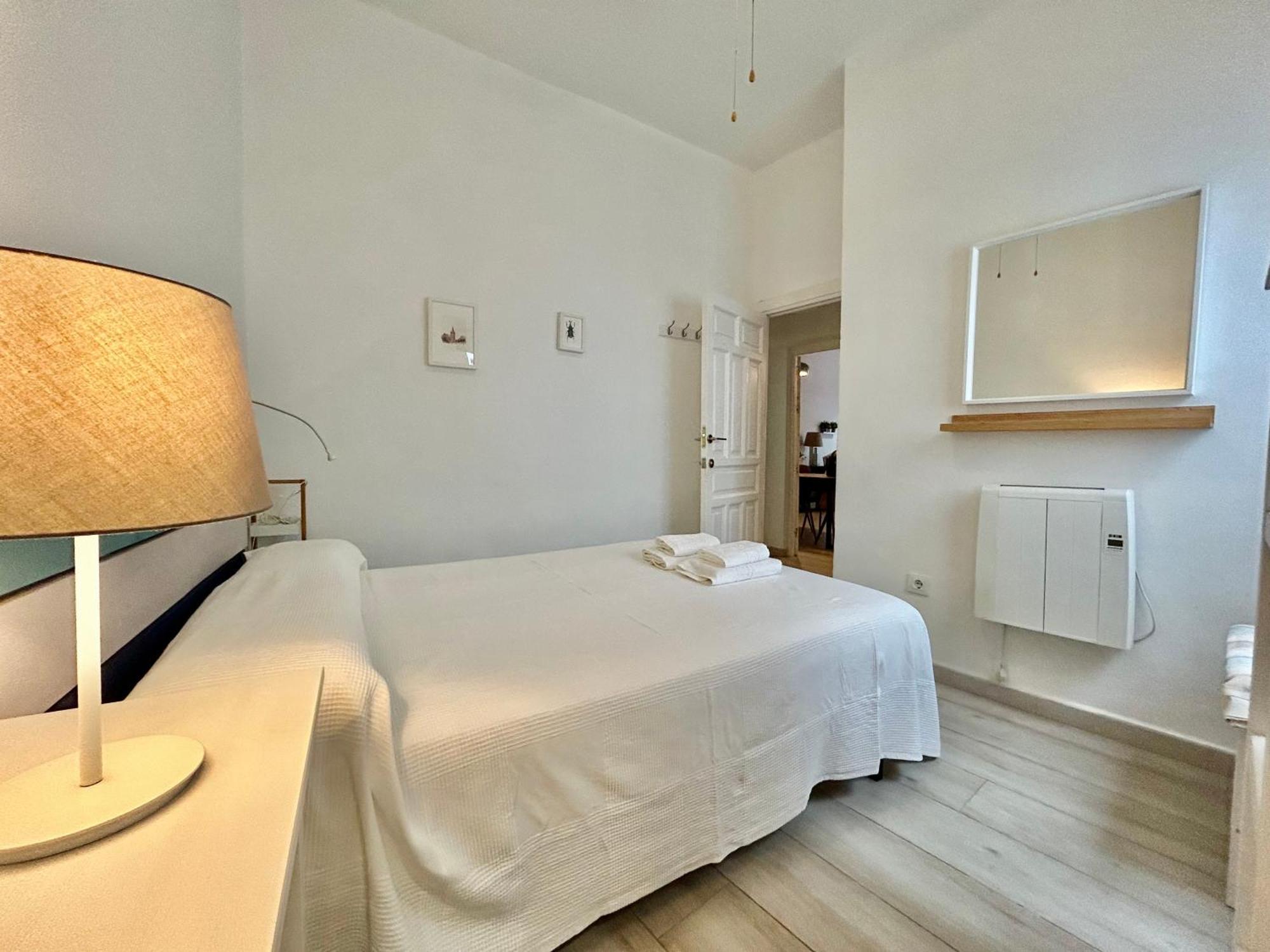 Acogedor Apt 8Pax 4Bdr 2Bth- Cozyhomesevilla2 Bagian luar foto