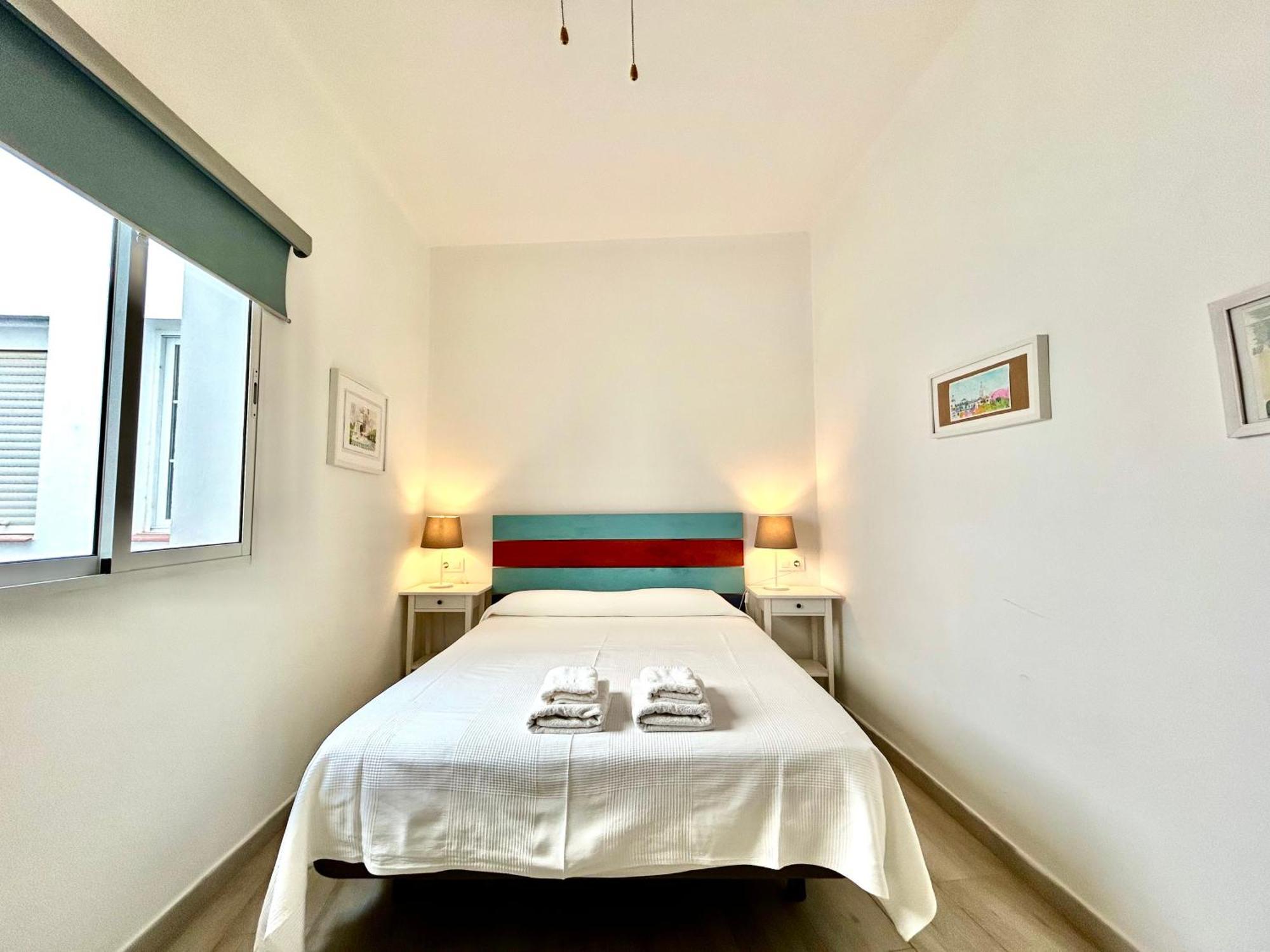 Acogedor Apt 8Pax 4Bdr 2Bth- Cozyhomesevilla2 Bagian luar foto