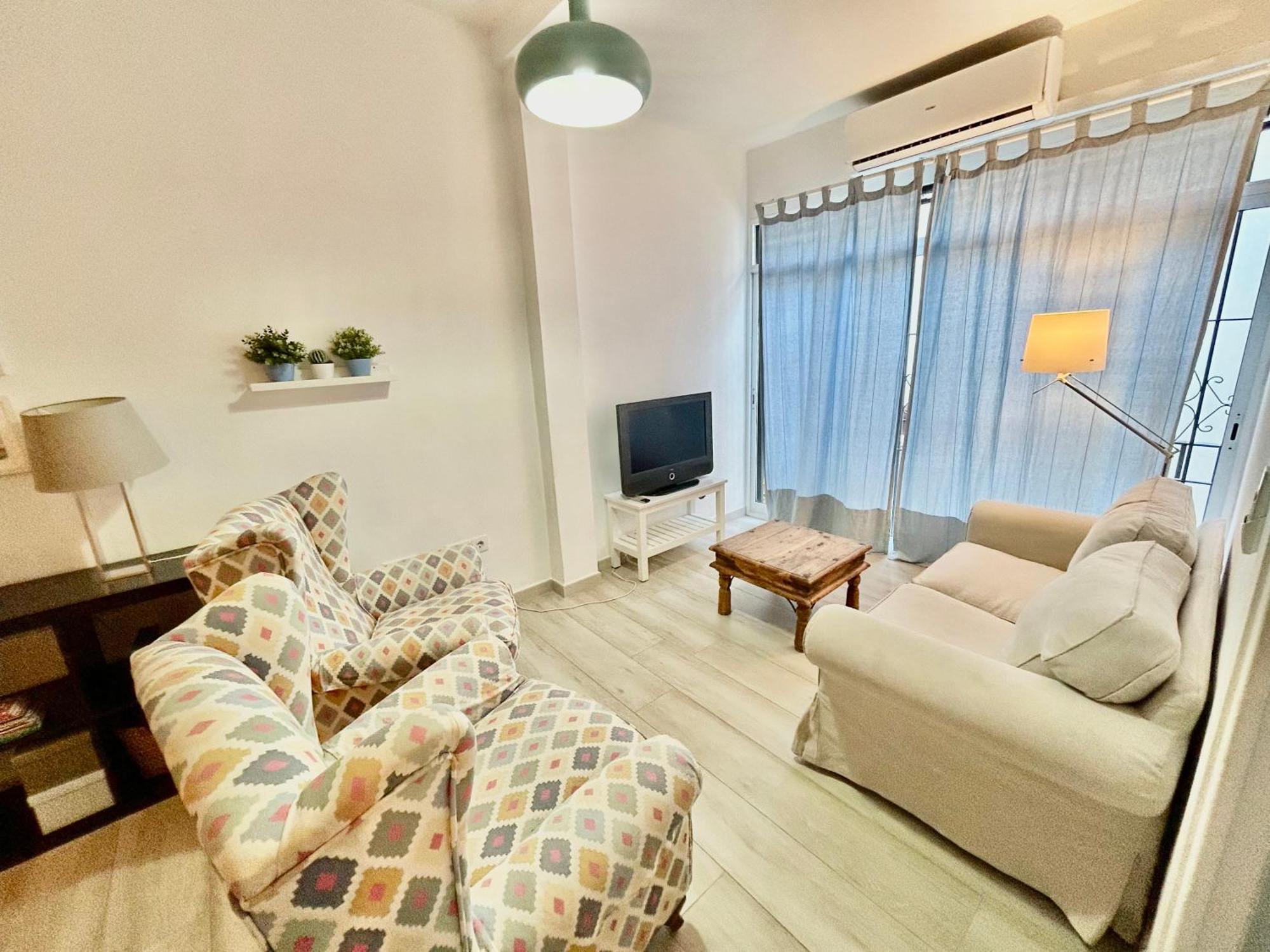 Acogedor Apt 8Pax 4Bdr 2Bth- Cozyhomesevilla2 Bagian luar foto