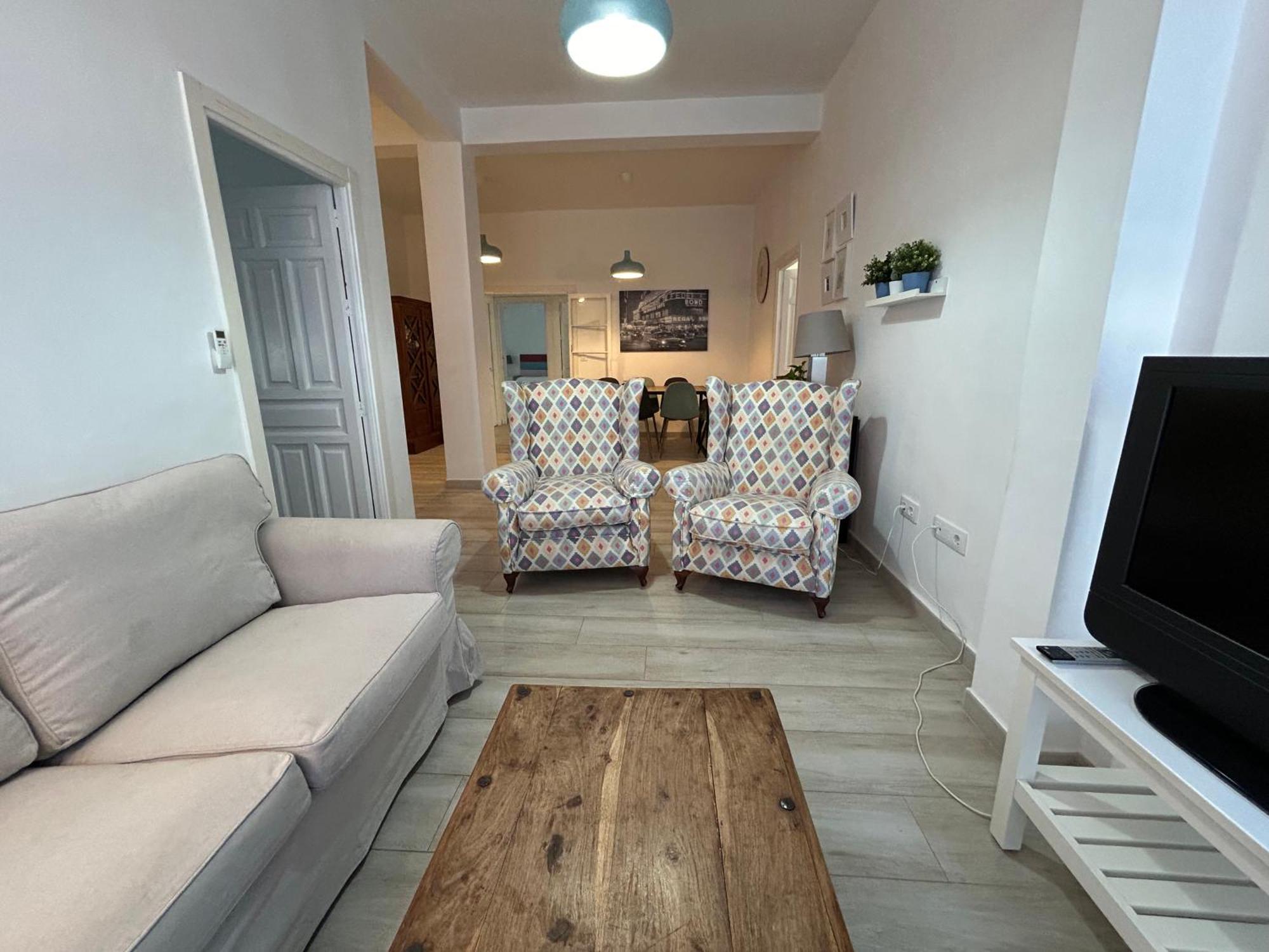 Acogedor Apt 8Pax 4Bdr 2Bth- Cozyhomesevilla2 Bagian luar foto