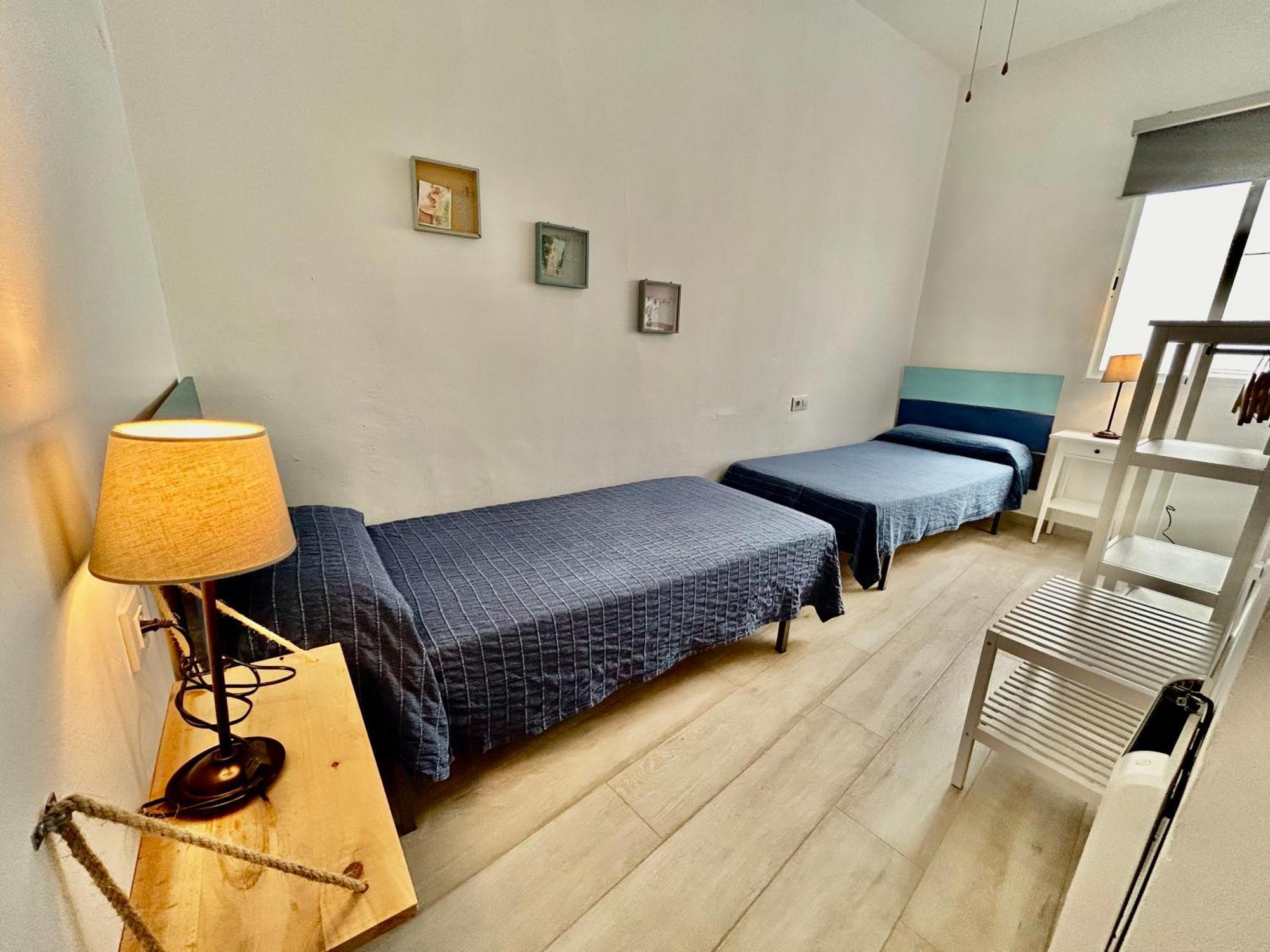 Acogedor Apt 8Pax 4Bdr 2Bth- Cozyhomesevilla2 Bagian luar foto