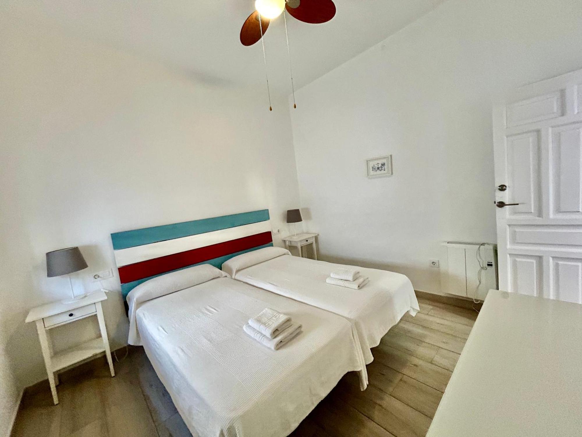 Acogedor Apt 8Pax 4Bdr 2Bth- Cozyhomesevilla2 Bagian luar foto