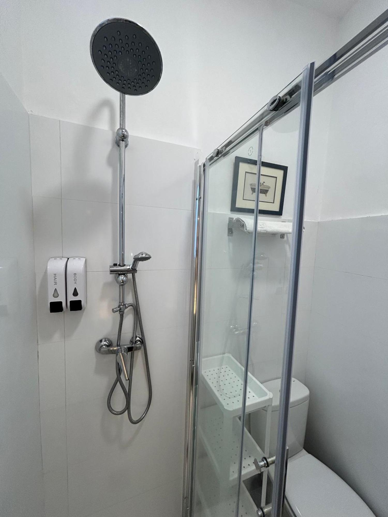 Acogedor Apt 8Pax 4Bdr 2Bth- Cozyhomesevilla2 Bagian luar foto